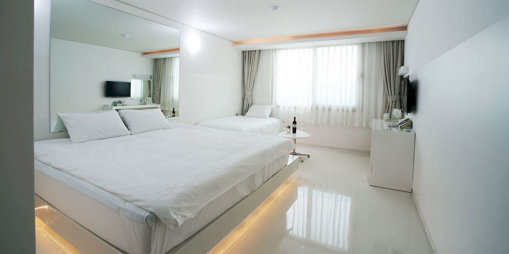 Hotel Ciel Bleu Чеджу Екстериор снимка